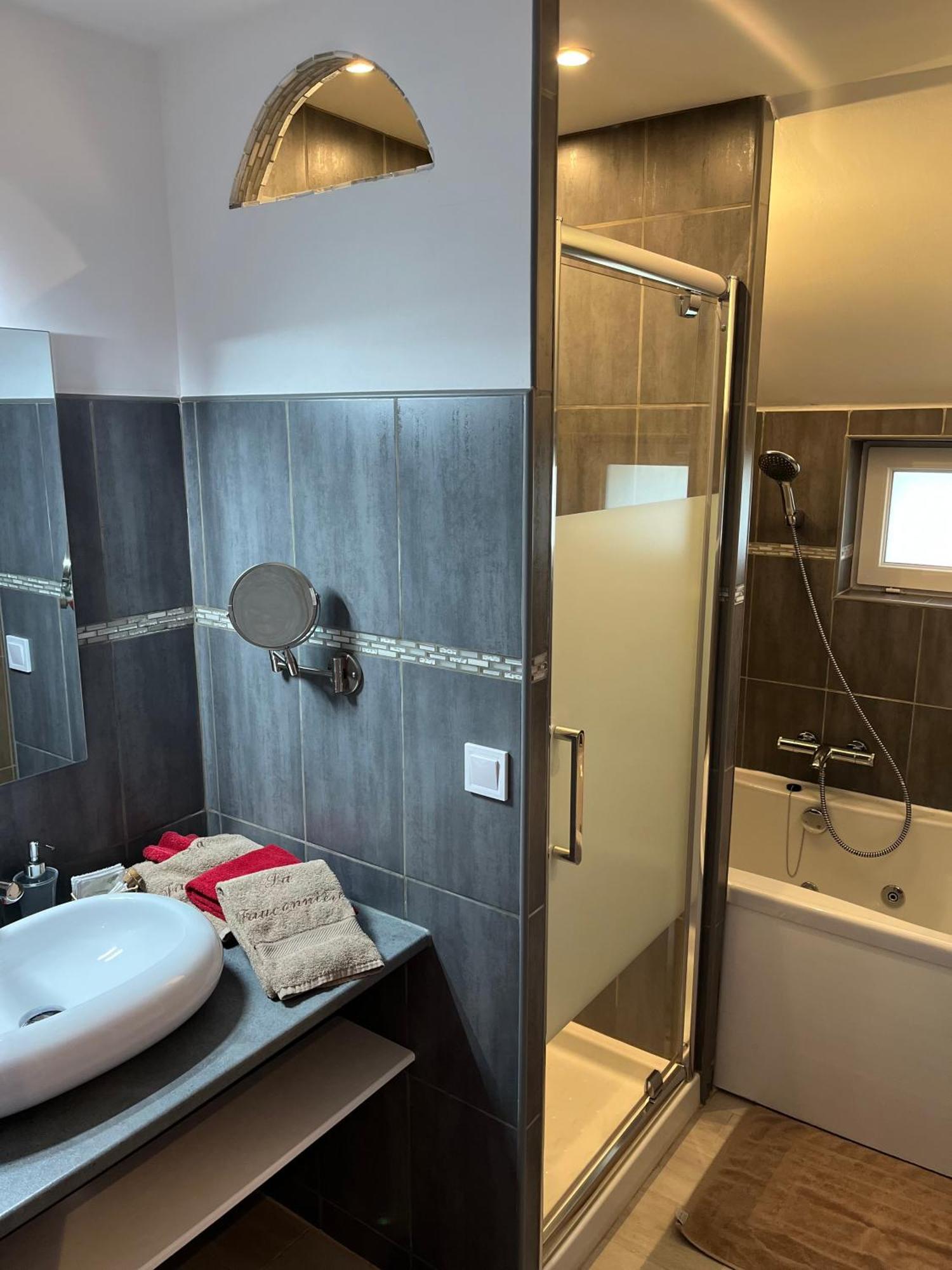 Bed and Breakfast La Fauconniere Brecy  Экстерьер фото